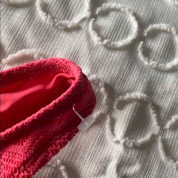 Swim bottoms size small - Picture 3 of 4